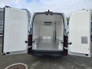new renault master vans 3