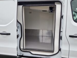 new renault traffic vans 2