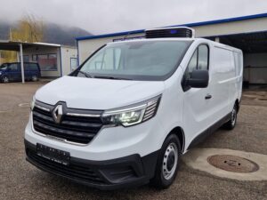 new renault traffic vans 4