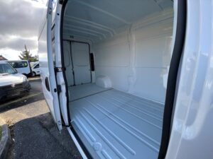 refrigerated vans for medicines 7